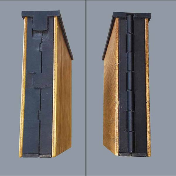 Here you can see the front and the back of the pochade box, the back has a black solid hinge and the front has a black smart snap to close mechanism